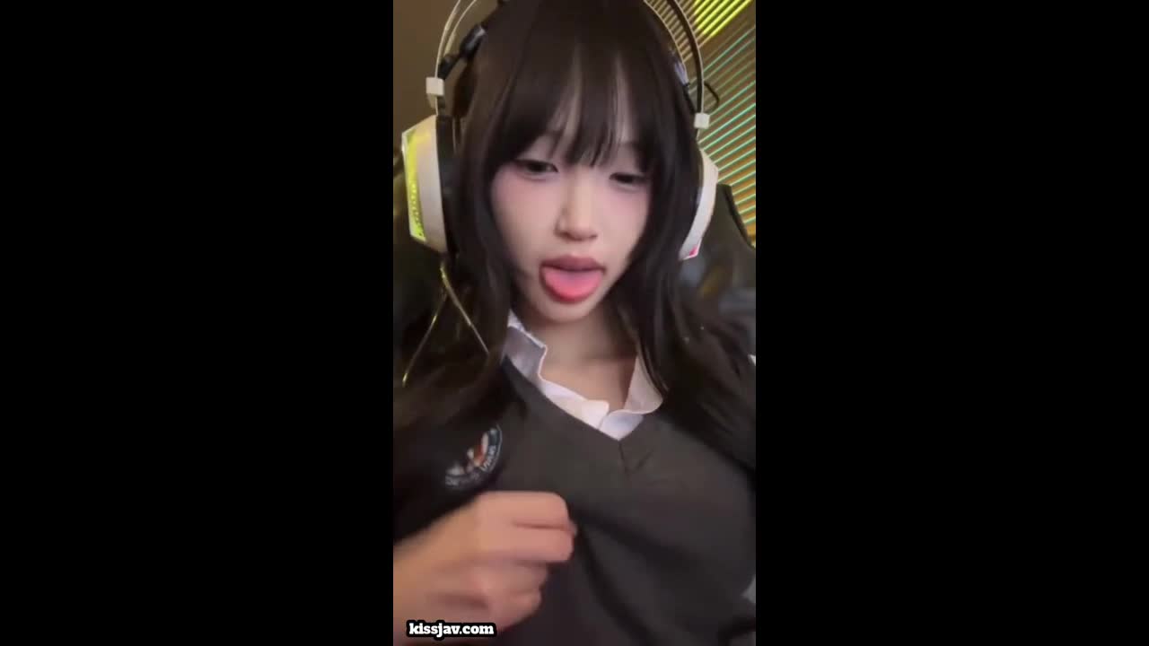 존예 06년생 교복 코스프레녀 풀팩 썸네일