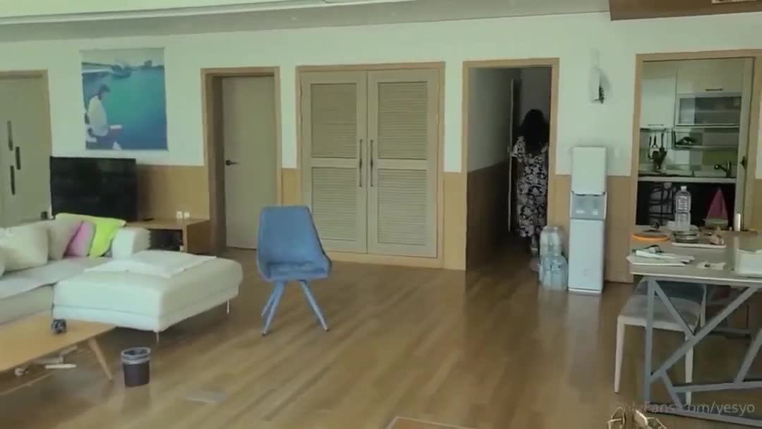 온팬 예스요 여러 남자와 자유섹스 썸네일