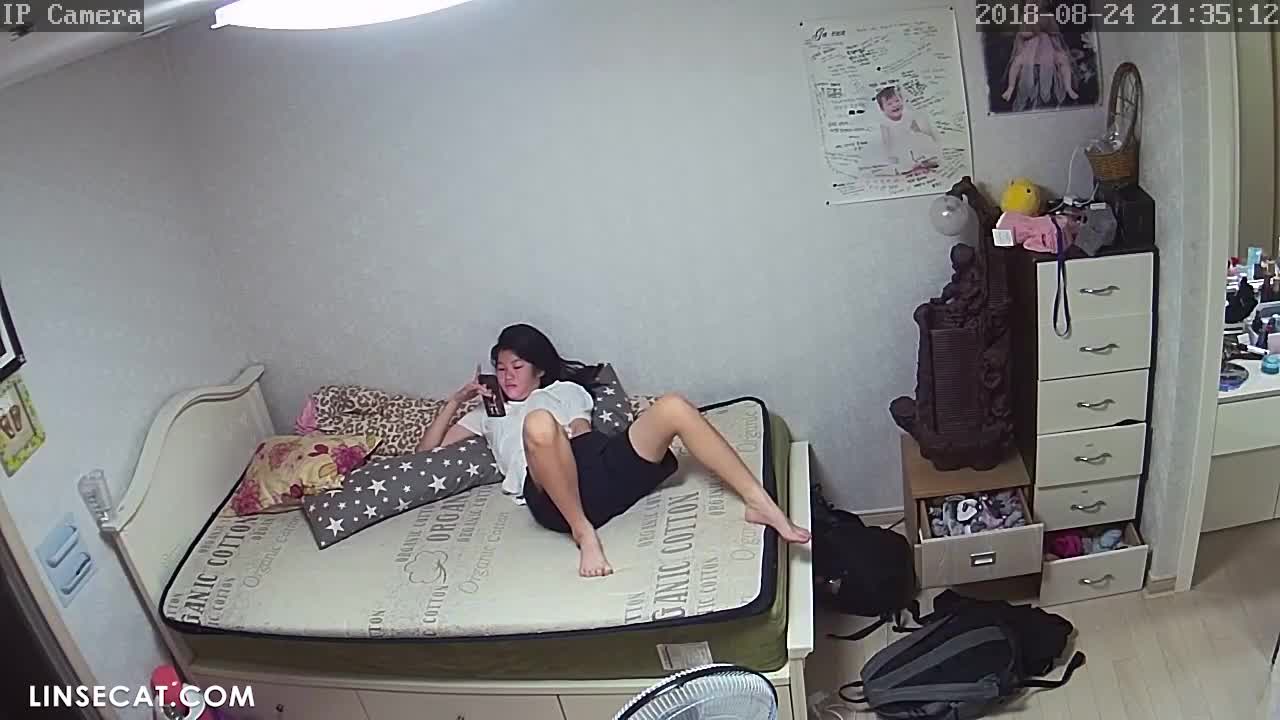 해킹된 한국 감시 카메라_ 싱글 여성 2명이 자위하고 커플 1명이 섹스를 했습니다. 그녀는 손가락이나 자지를 더 좋아하나요 썸네일