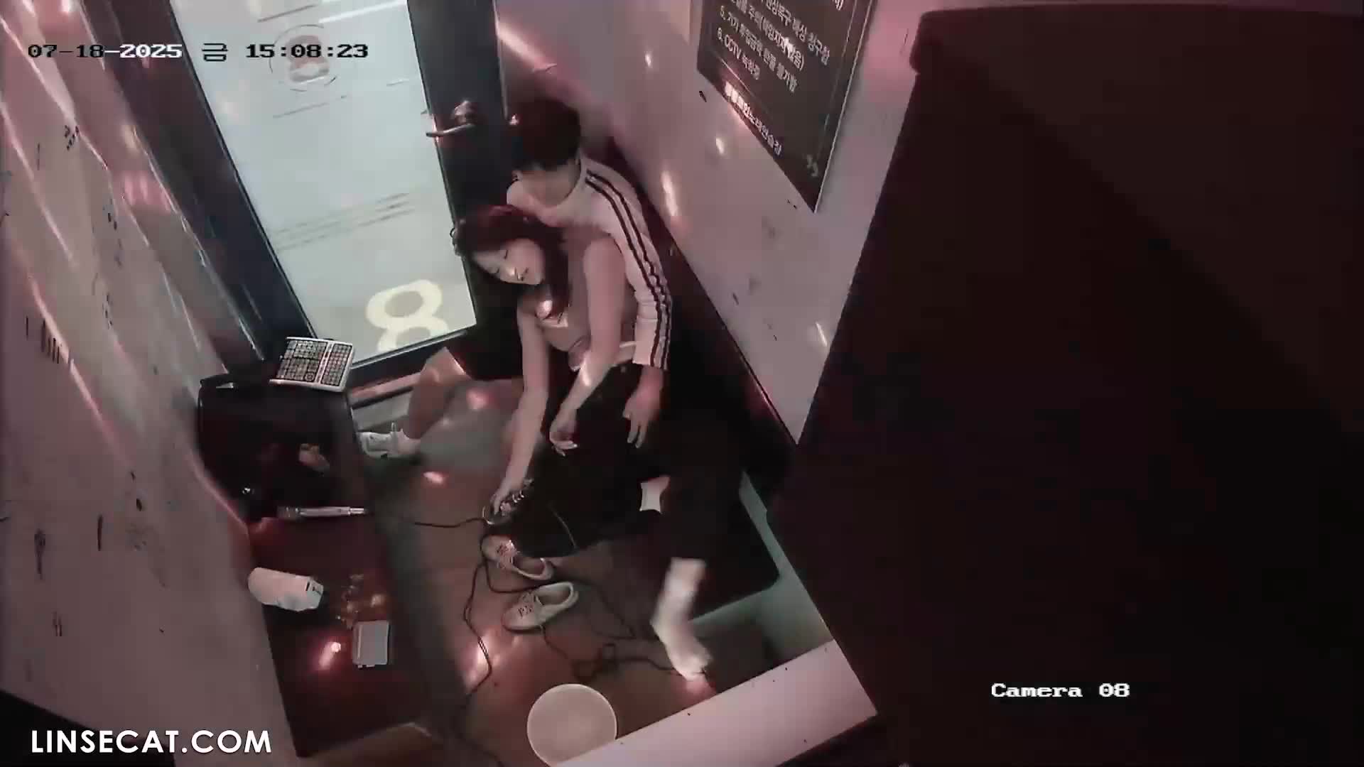 [신작] 7월 최신 유출 영상. 귀여운 여성이 남자친구에게 이틀 연속으로 세 번이나 구강 성교를 해 주었습니다. 남자친구는 처녀였고, 여자친구가 몇 분씩 구강 성교를 해 줄 때마다 사정했습니다. 여자친구는 그 정액을 삼켰습니다. [해킹된 한국 노래방 IP 카메라] [단독 영상] 썸네일