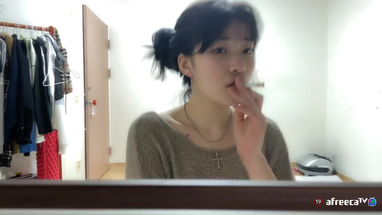 존예녀 겨울이 아프리카 방송 1일차 (13) 썸네일