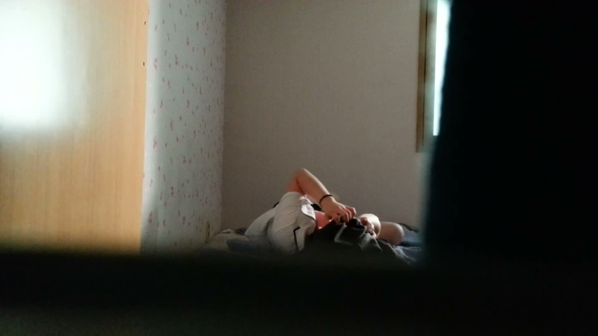 첫경험을 허름한 원룸에서 썸네일