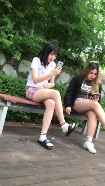 담배피는 여고딩 둘 썸네일